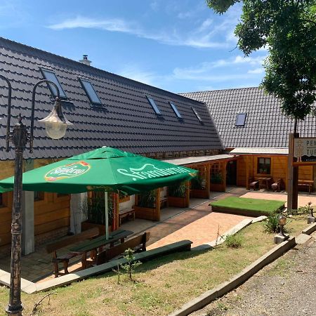 Penzion Turista Banska Stiavnica Bagian luar foto