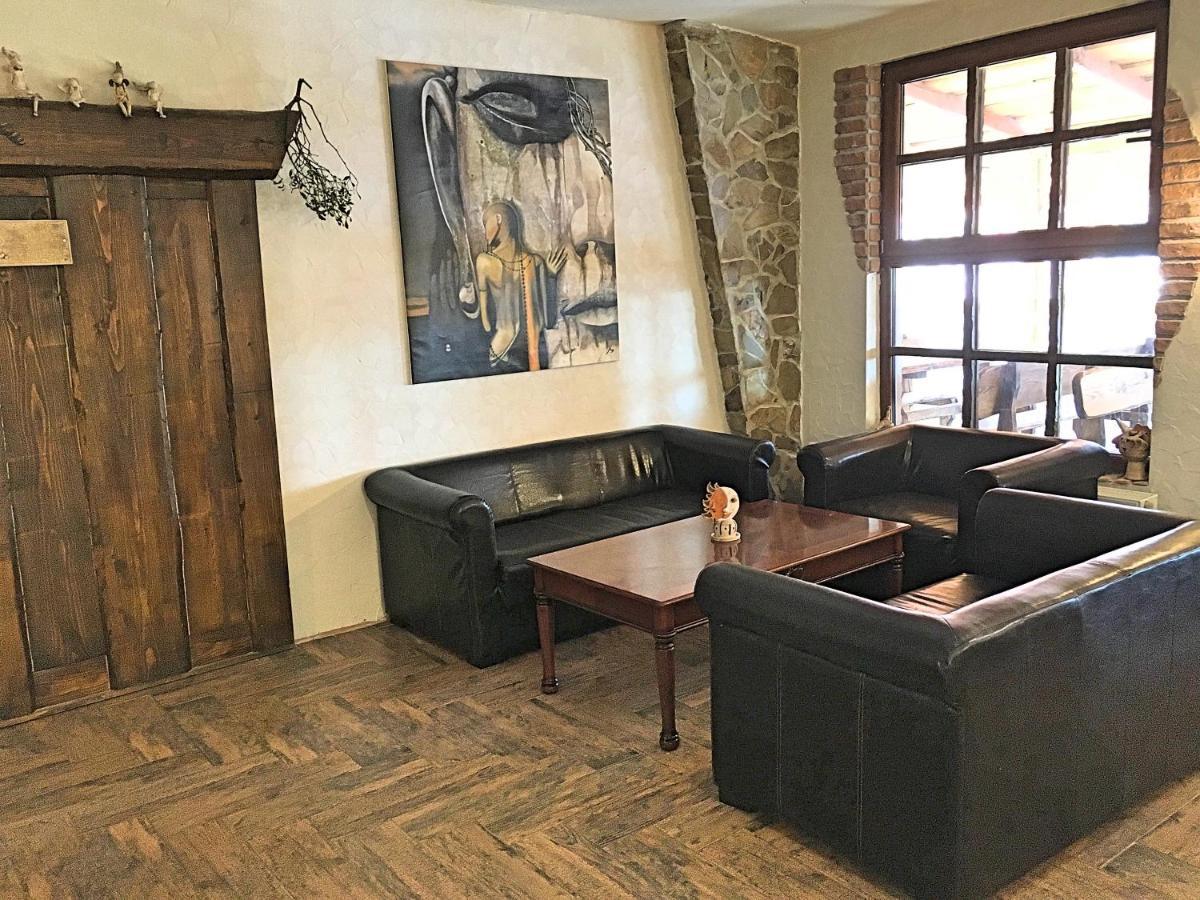 Penzion Turista Banska Stiavnica Bagian luar foto