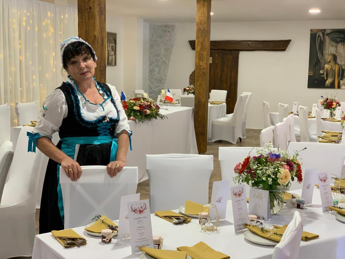 Penzion Turista Banska Stiavnica Bagian luar foto
